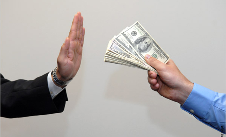 Um dos dispositivos da Lei Anticorrupção (Lei nº 12.846/13) tem despertado cada vez mais a atenção do mercado empresarial ao prever a responsabilidade objetiva e solidária entre as empresas consorciadas pela prática de atos considerados lesivos à administração pública. A hipótese vem prevista no parágrafo segundo do artigo 4º da referida Lei, ...
